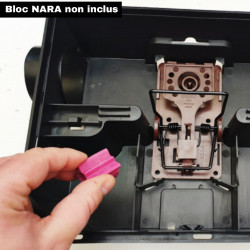 Mise en place d'un bloc NARA arôme viande dans le piège BLANTOR