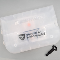 Piège à rat sécurisé 100% transparent : vue fermée + clé.