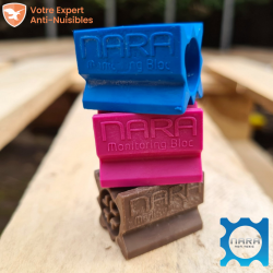 Vue zoomée de 3 appâts aromatiques Nara® Bloc empilés, pour attirer les rongeurs.