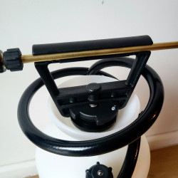 Rangement de la lance sur la poignée du pulvérisateur PROFI STAR 5 BIRCHMEIER