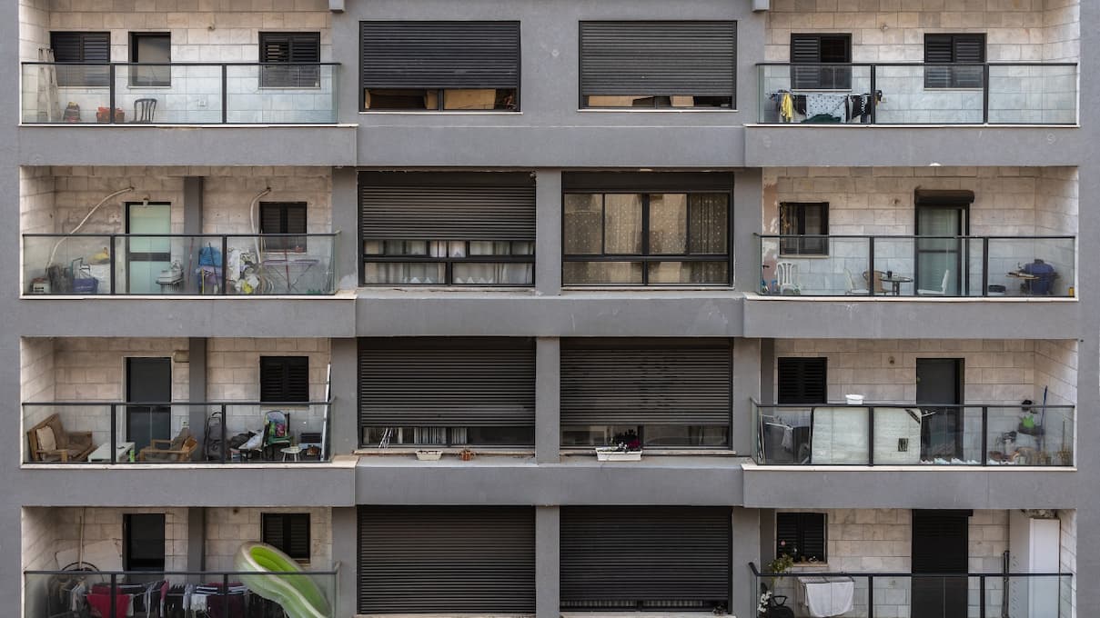 Vue des balcons d'appartements voisins